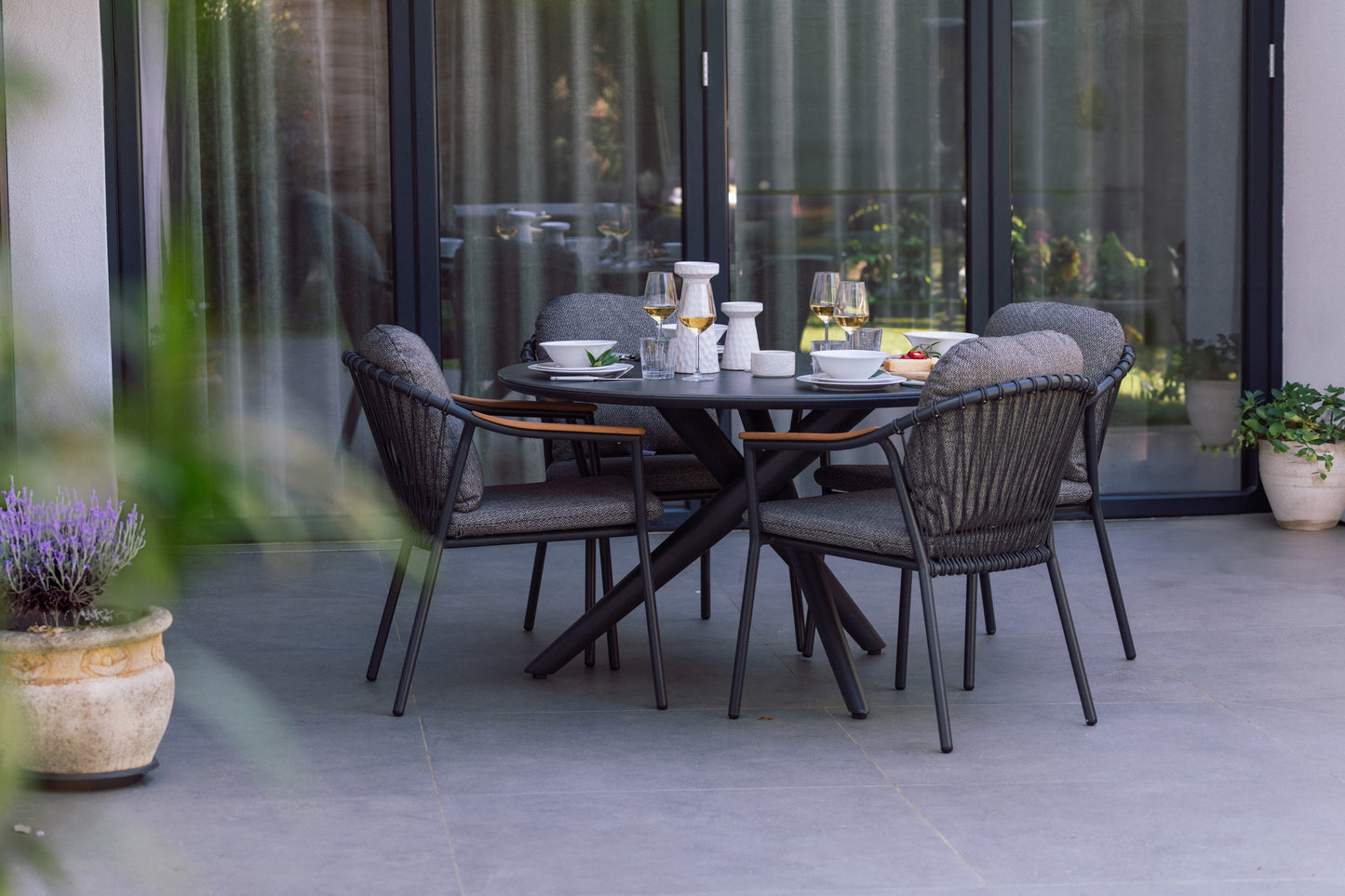 Aluminium & Teak Round Dining Set