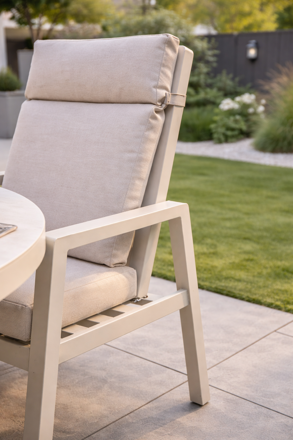 Aluminium 4-Seater Round Dining Set